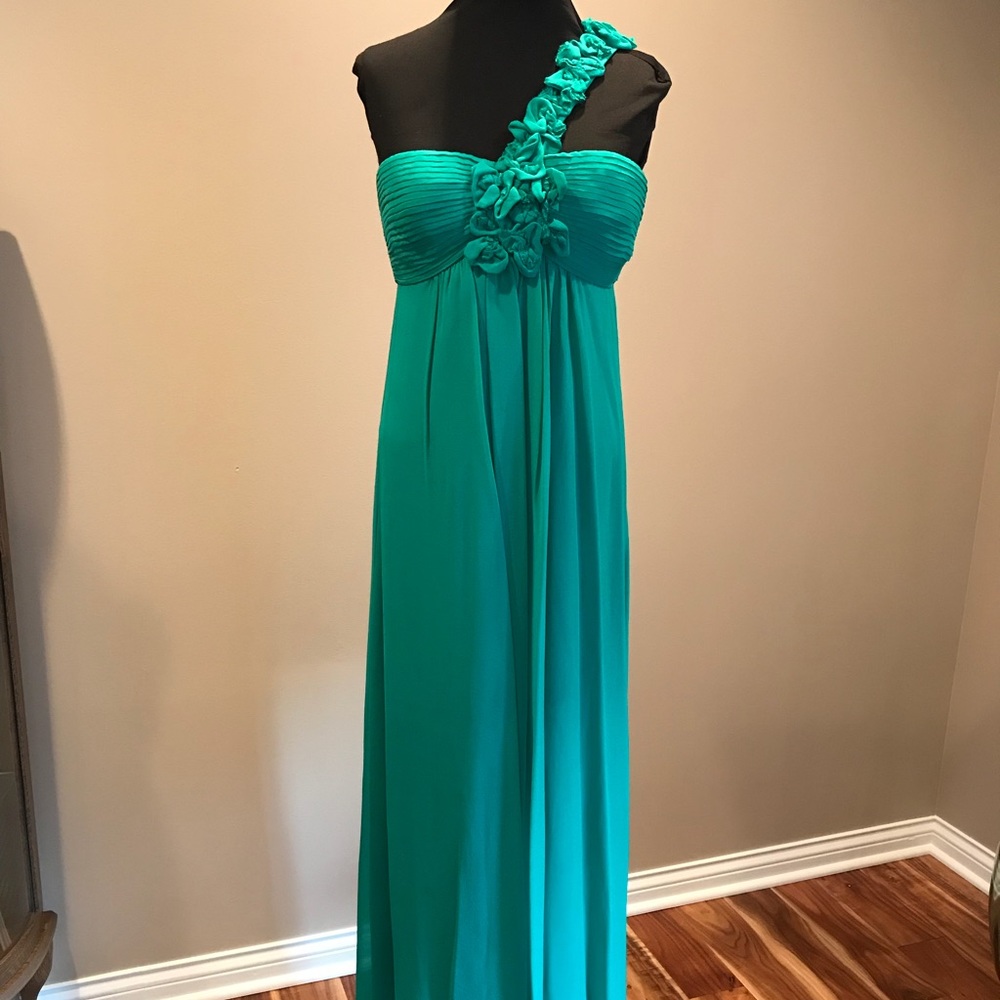 BCBG MAXAZRIA Green Long Cocktail Dress